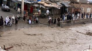 Afganistan'da bilan�o a��rla��yor: 132 �l� 192 yaral�