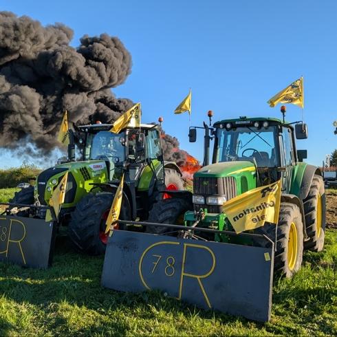 Avrupa'da kaosun fitili ate�lendi! Frans�z �ift�ilerden Paris kap�s�nda '�fke' ate�i