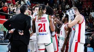 Kar��yaka �nemli bir f�rsat� tepti