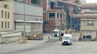 �� ki�inin �ld��� fabrikada �� g�zalt�