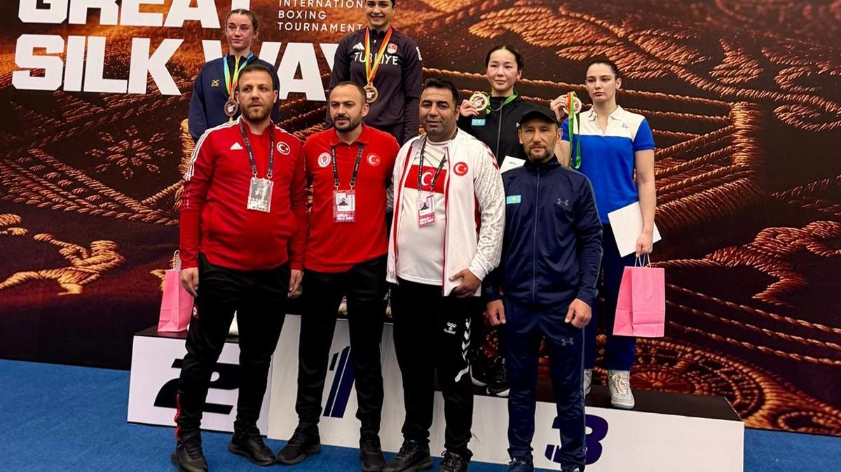 Milli boks�rlerden Azerbaycan'da 6 madalya