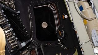 Uzay yolculu�unda yeni e�ik a��ld�: Artemis II en uzak mesafe rekorunu k�rd�