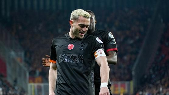 Bar�� Alper santrforda parl�yor!