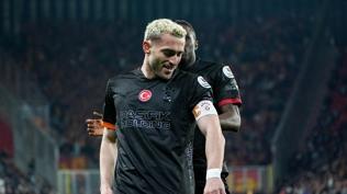 Bar�� Alper santrforda parl�yor!