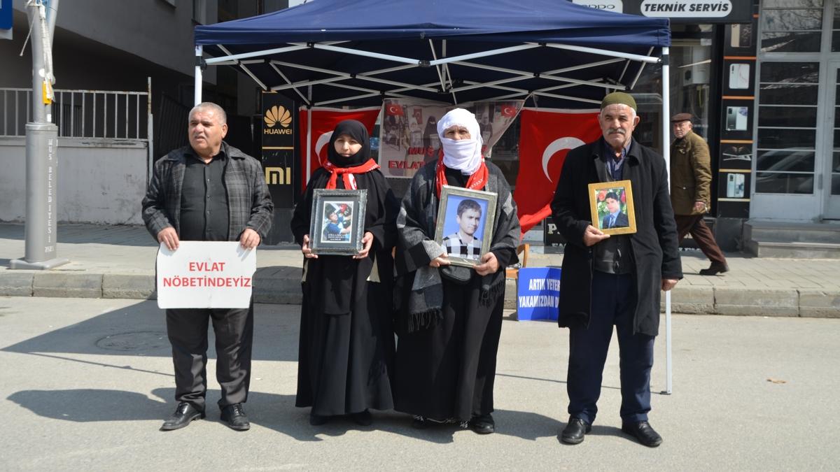 DEM Parti �n�nde evlat n�beti: �u an yanl�� yerdesiniz