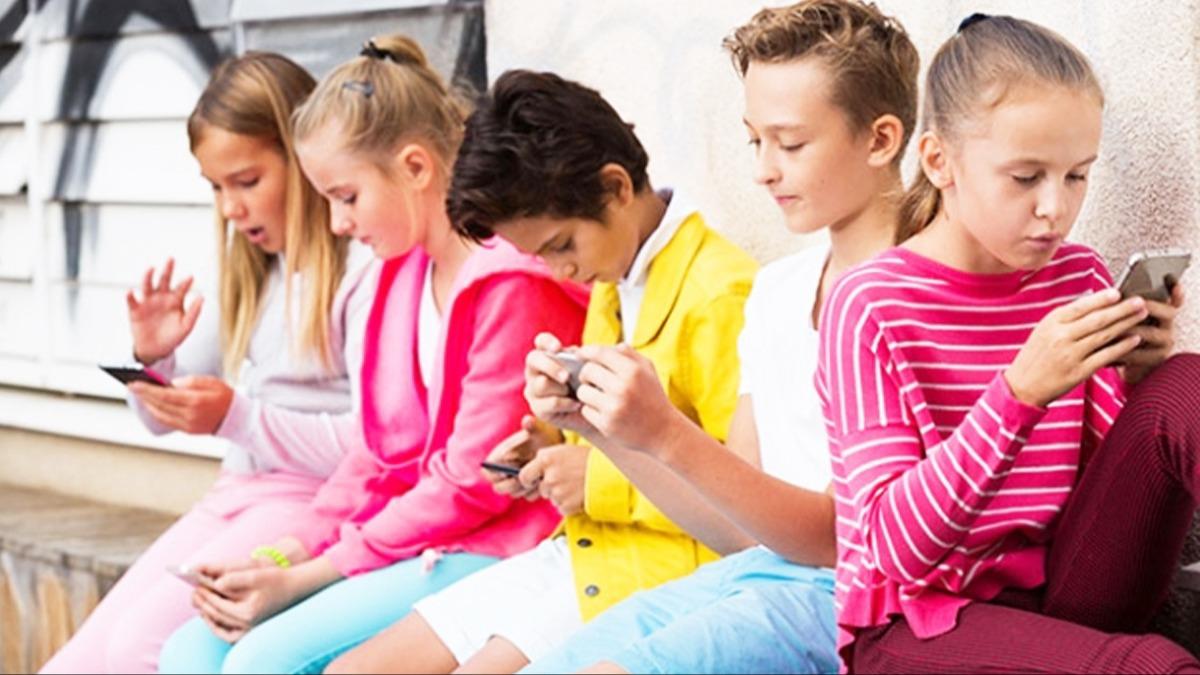 Kom�udan 'sosyal medya' hamlesi: 1 Ocak'tan itibaren yasak