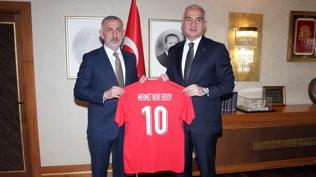 TFF Ba�kan� Hac�osmano�lu'ndan K�lt�r ve Turizm Bakan� Ersoy'a ziyaret