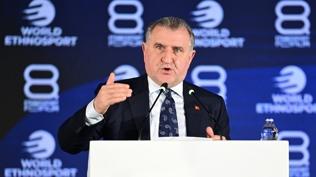 Bakan Bak'tan �ampiyon Galatasaray'a tebrik