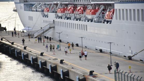 Bodrum'a kruvaziyerle turist ak�n�