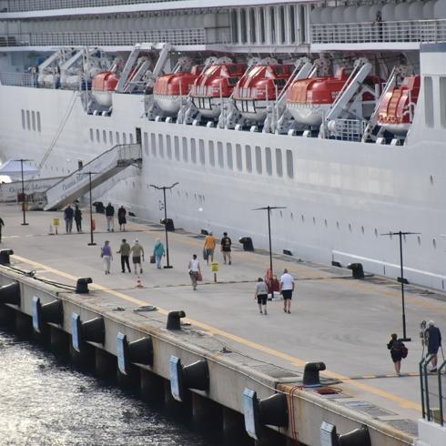 Bodrum'a kruvaziyerle turist ak�n�