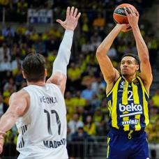 Fenerbah�e Beko'da k�t� gidi�at s�r�yor: Real Madrid'e ma�lup