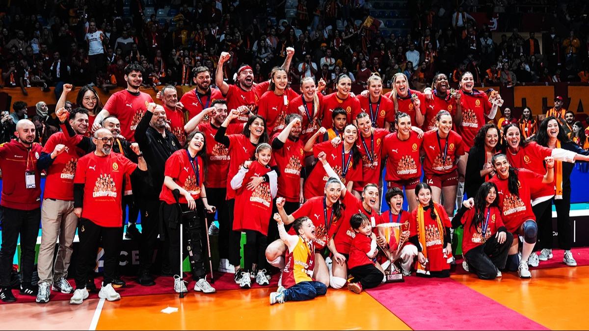 Galatasaray'dan tarihi ba�ar�