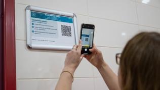 �stanbul'da 'Hastanem Temiz' devrimi: QR kod ve yapay zeka ile 7 dakikada ��z�m