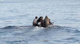 Man� Denizi'nde d�zensiz g��men facias�