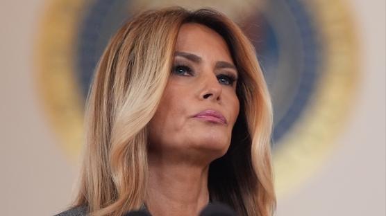 Melania Trump'tan Epstein a��klamas�: �ddialar tamamen as�ls�z