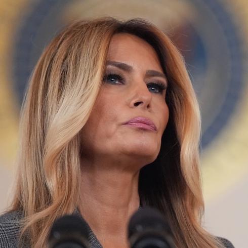 Melania Trump'tan Epstein a��klamas�: �ddialar tamamen as�ls�z