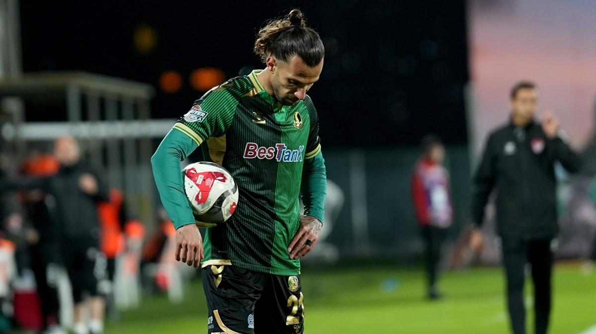 Sakaryaspor'un ligde kalma umutlar� t�keniyor!