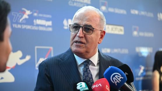 TVF Ba�kan� Mehmet Akif �st�nda�: Galatasaray camias�n� tebrik ediyorum