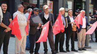 Vanl� aileler DEM Parti binas� �n�ndeki 'evlat n�beti'ni s�rd�rd�