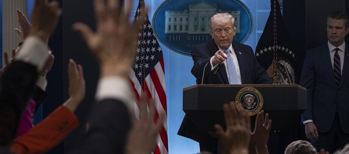 Bar�� g�r��meleri �ncesi �ran'a yeni tehdit! Trump: En iyi silahlar�m�zla g�� kullan�r�z