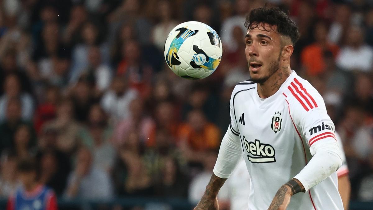 Be�ikta�'a Emirhan Top�u'dan k�t� haber geldi