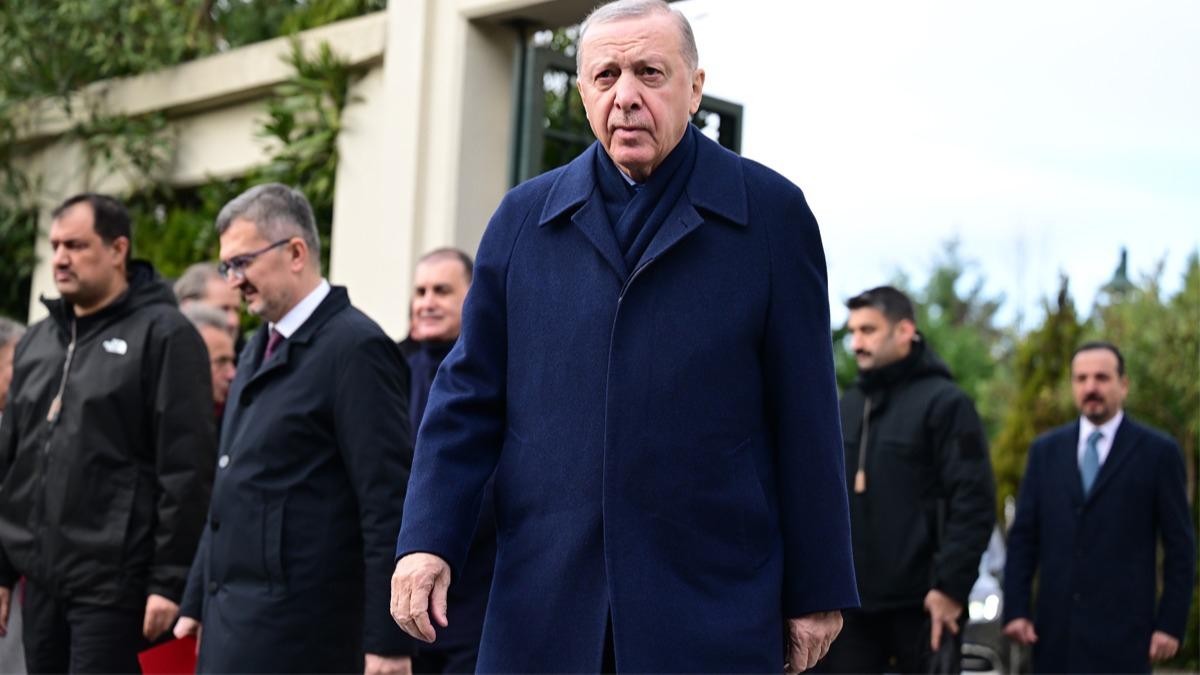 Cumhurba�kan� cuma namaz�n� Hz. Ali Camisi'nde k�ld�