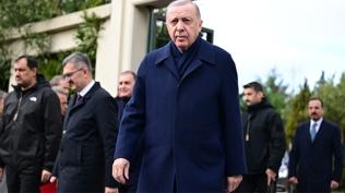 Cumhurba�kan� cuma namaz�n� Hz. Ali Camisi'nde k�ld�