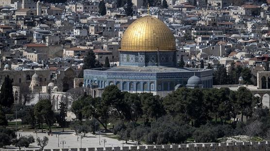 Haftalar sonra Mescid-i Aksa'da cuma namaz�! Filistinliler ak�n etti