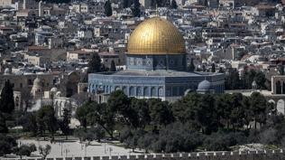 Haftalar sonra Mescid-i Aksa'da cuma namaz�! Filistinliler ak�n etti