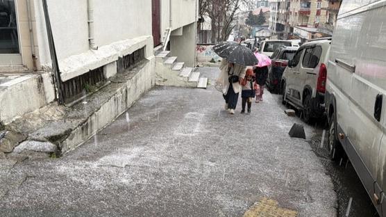 �stanbul'da sa�anak ve dolu ya����! Battaniyeler yine sahneye ��kt�