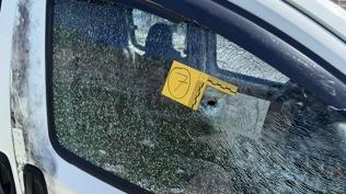 �zmir'de park halindeki ara�ta deh�et! Gen� kad�n� katledip, intihar giri�iminde bulundu