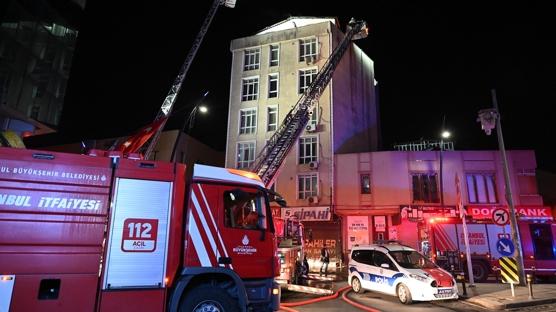 K���k�ekmece'de otelde yang�n pani�i