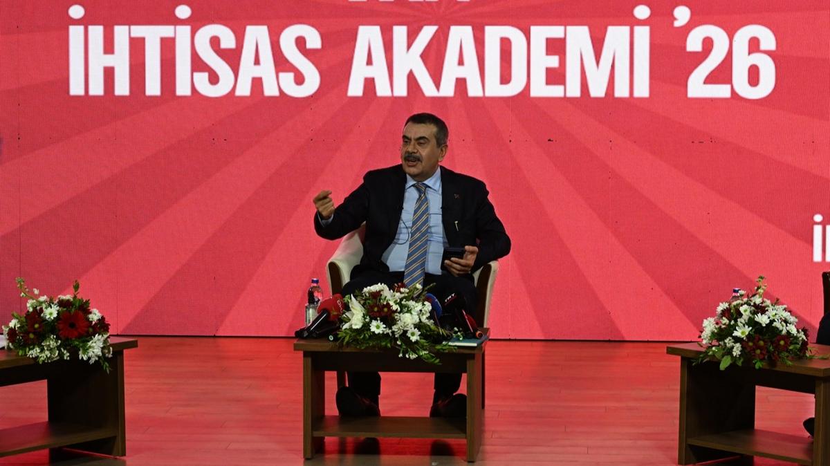 Yapay zeka vurgusu! Bakan Tekin: Yo�un bir etkinli�in i�erisindeyiz