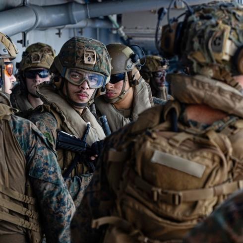 Deniz piyadeleri yola ��kt�