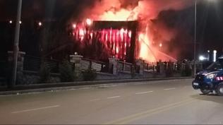 Ankara'da ila� fabrikas�nda dev yang�n!