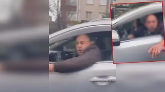 'Ara�ta �ocu�um var' diyen kad�n s�r�c�n�n otomobiline sald�rm��t�