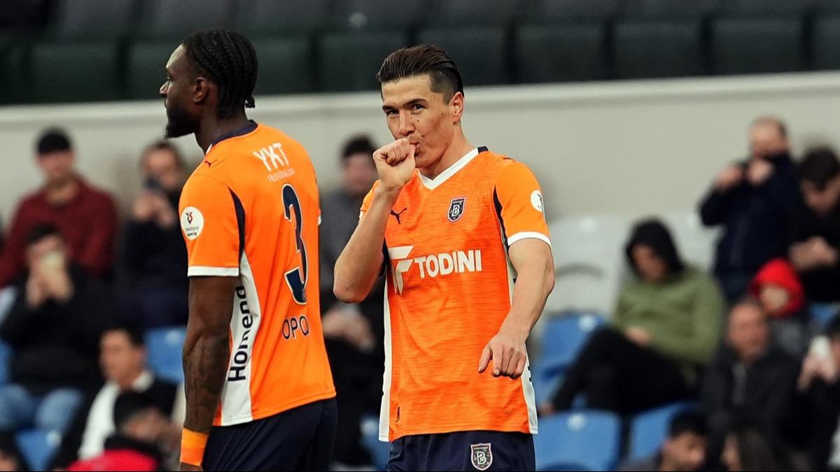 Eldor Shomurodov, 5 ma�l�k gol orucunu bozdu