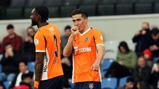 Eldor Shomurodov, 5 ma�l�k gol orucunu bozdu