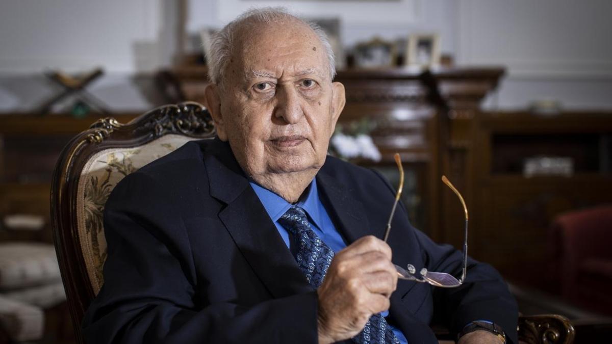 H�samettin Cindoruk hayat�n� kaybetti