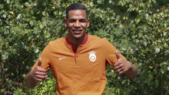 Galatasaray'�n eski futbolcusu Fernando Reges, futbolu b�rakt�