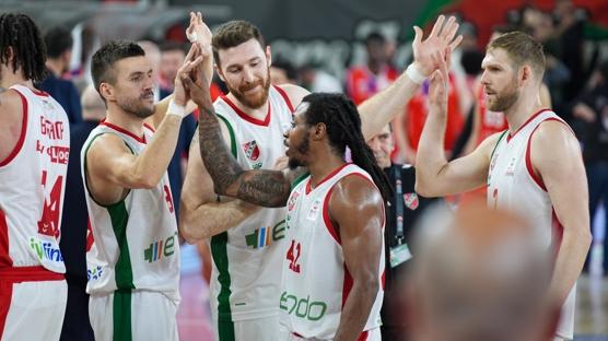 Kar��yaka'dan kritik galibiyet