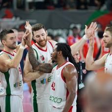 Kar��yaka'dan kritik galibiyet