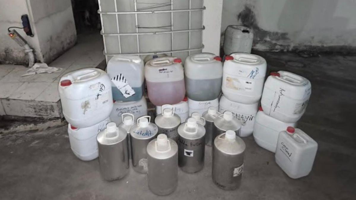 Polis ��pheli bidonlar�n pe�ini b�rakmad�! Depoda sahte parf�m imalathanesi bulundu