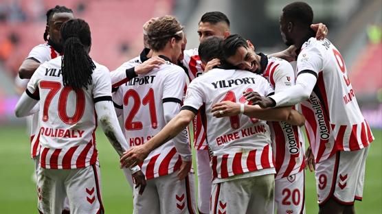 Samsunspor ge�en sezonu mumla ar�yor