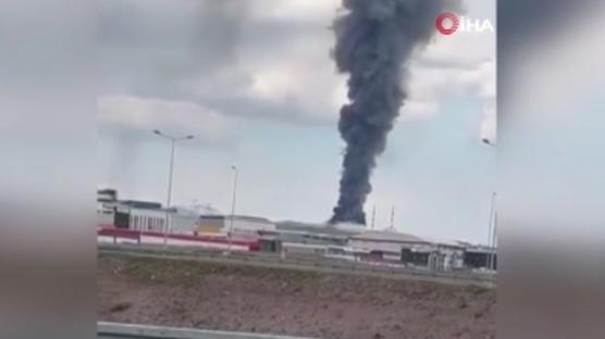 Yenimahalle'de mobilya fabrikasında yangın: Takviye ekipler sevk edildi