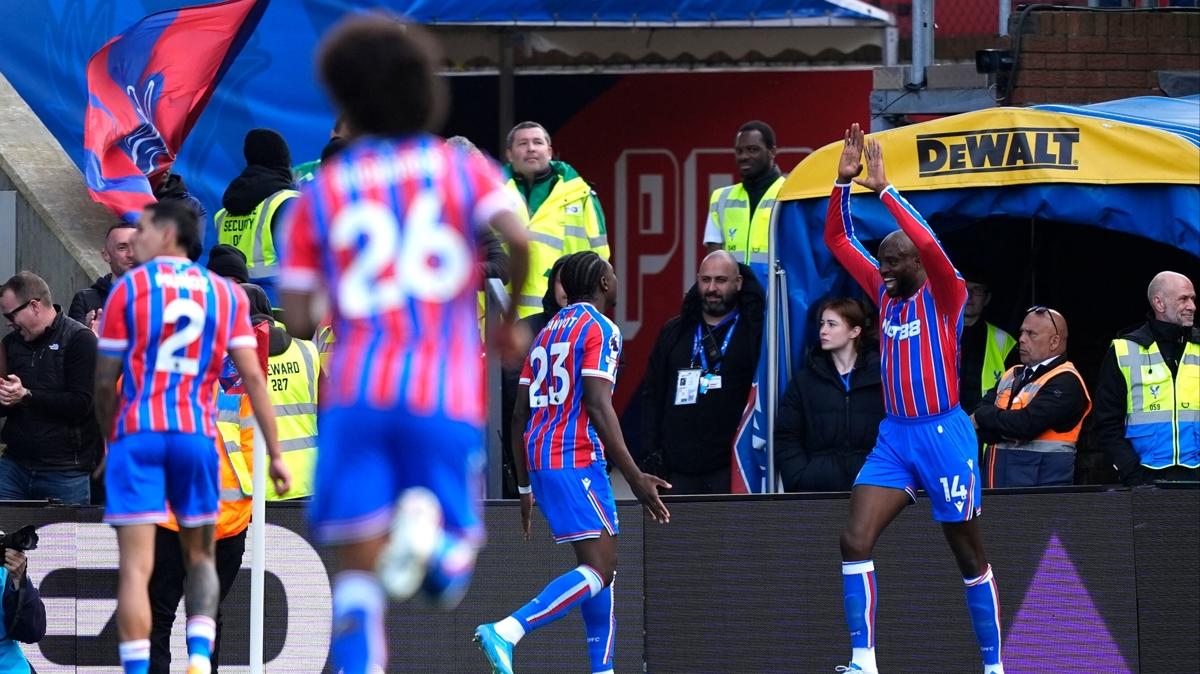Crystal Palace, Newcastle'� son dakikada devirdi