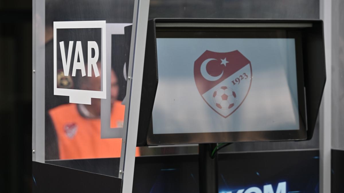 Galatasaray-Kocaelispor ma��n�n VAR hakemi belli oldu
