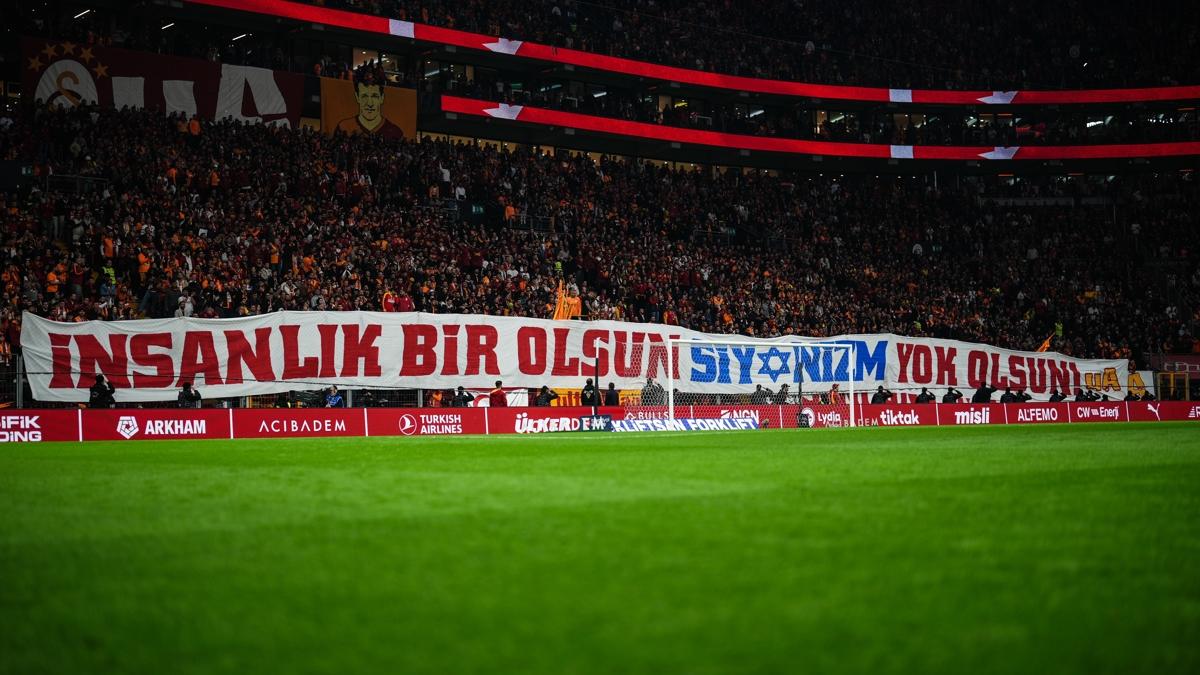 Galatasaray trib�nlerinde �srail'e tepki!