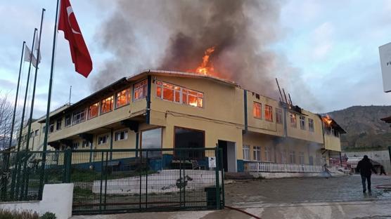 Kastamonu'da tekstil ve filtre malzemeleri �retilen fabrikada ��kan yang�n s�nd�r�ld�