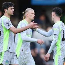 Manchester City fark� azaltt�! �ampiyonluk yar��� k�z��t�